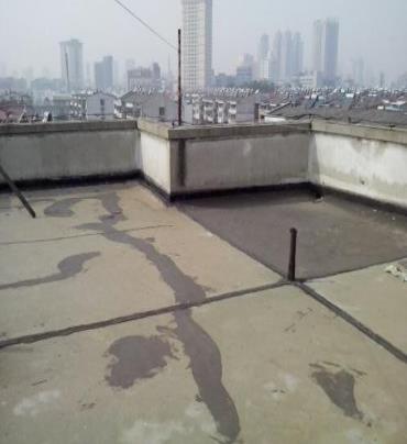 道真仡漏水维修 楼顶漏水是什么原因，楼顶漏水维修方法是什么?